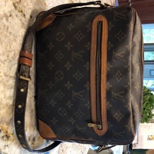 Louis Vuitton crossbody bag